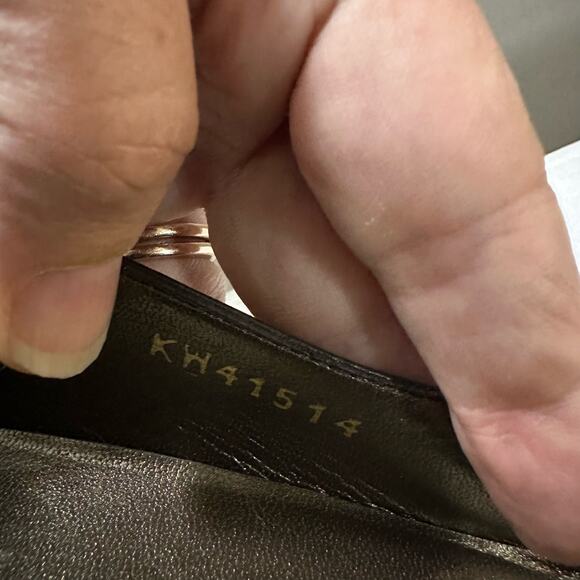 Stuart Weitzman Bronze Bow Detail Leather Pumps Size 7 small kitten heel - Picture 9 of 13